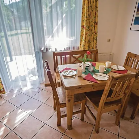 Two-bedroom In St.georgen A.kreischb. アパート
